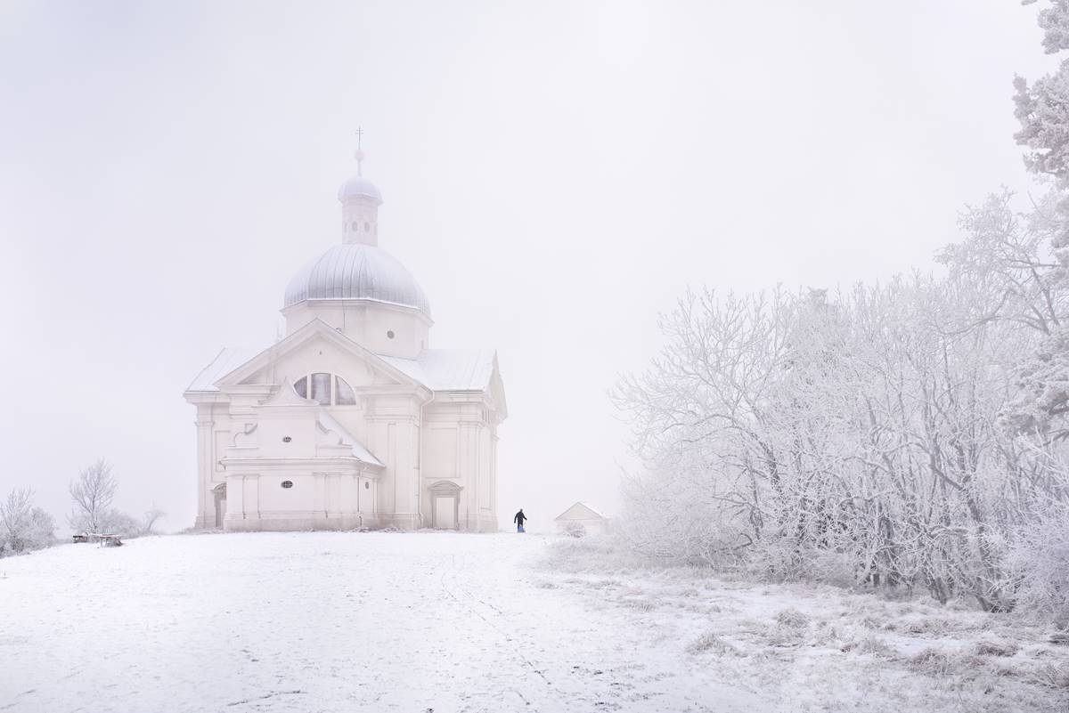 Na Česko se valí drsné počasí. Meteorologové narychlo vypustili nepříjemnou informaci